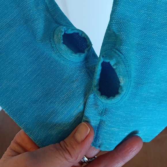 Women's long sleeve blue exercise shirt. - Picture 4 of 7